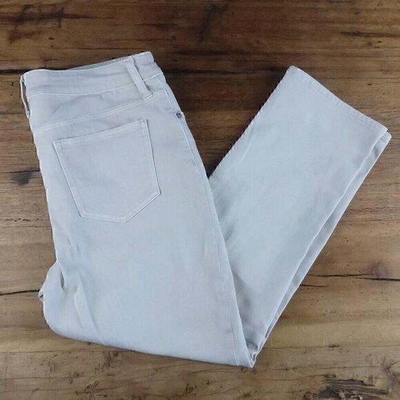 CHICO'S LIGHT TAN SO SLIMMING GIRLFRIEND SLIM LEG CROP PANT SIZE 1/MEDIUM/US 8 - Picture 1 of 9